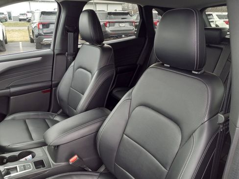 Used 2023 Ford Escape Platinum AWD/4WD image 14
