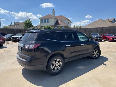 Used 2017 Chevrolet Traverse LT FWD image 11