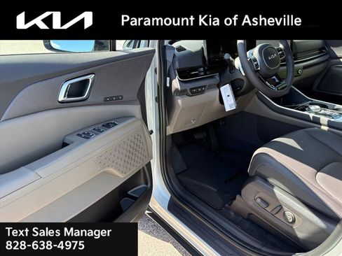 New 2026 Kia Carnival EX image 17