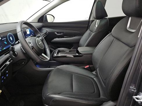 Used 2025 Hyundai Tucson Limited image 3