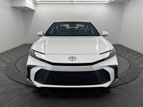 Used 2026 Toyota Camry SE FWD image 3
