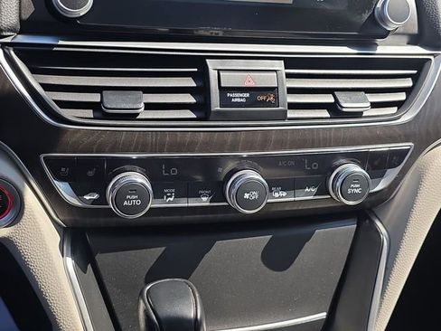 Used 2018 Honda Accord Touring image 26