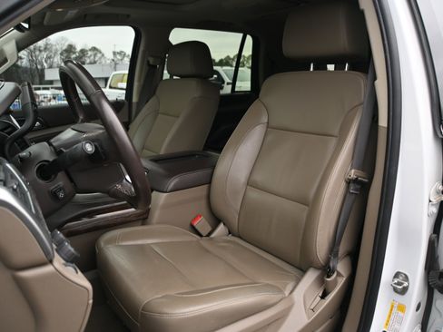 Used 2020 Chevrolet Tahoe LT image 6