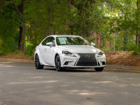 Used 2016 Lexus IS 350 w/ F Sport Package RWD image 38