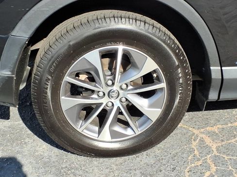 Used 2016 Toyota RAV4 XLE w/ Convenience Package AWD/4WD image 12