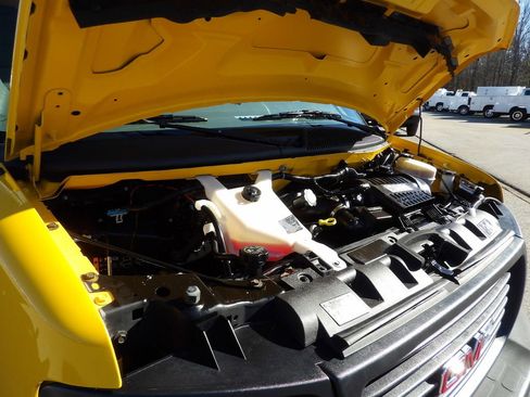 Used 2017 GMC Savana 3500 Extended image 28