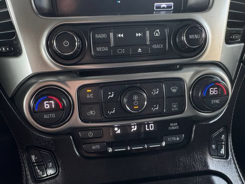 Used 2018 Chevrolet Suburban Premier RWD image 27
