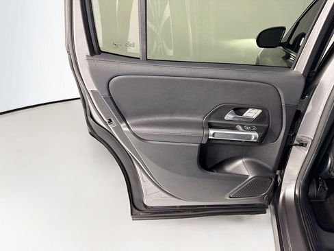 Used 2021 Mercedes-Benz GLB 250 image 26