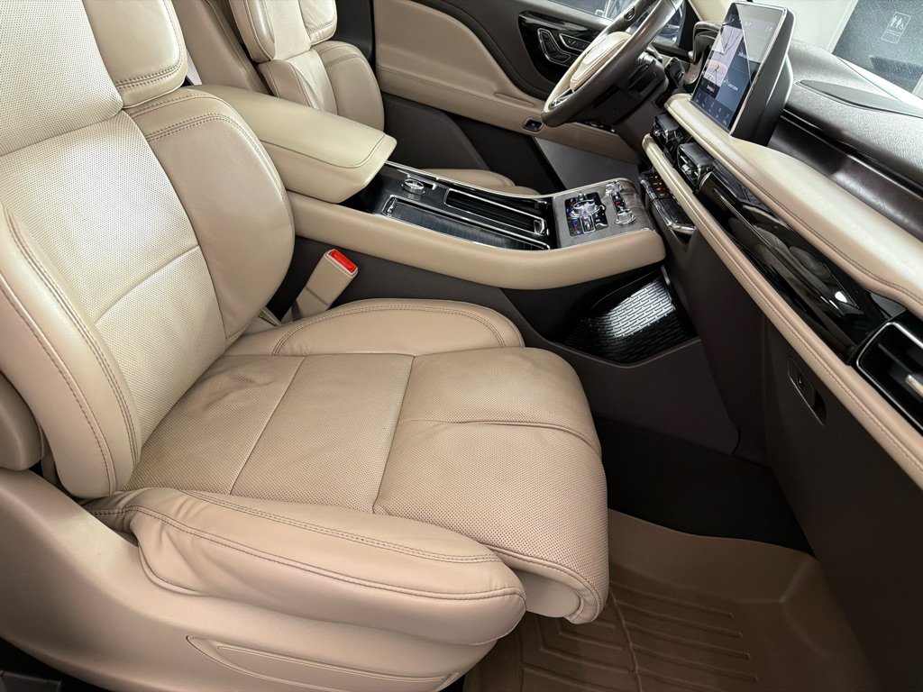 Used 2020 Lincoln Aviator Reserve w/ Equipment Group 202A AWD/4WD image 25