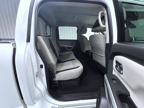 Used 2021 Nissan Titan SV w/ SV Convenience Package AWD/4WD image 18