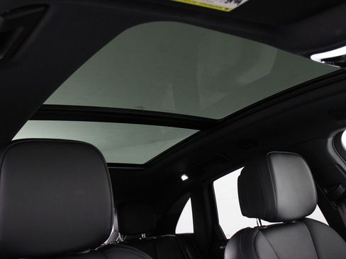 Certified 2026 Porsche Macan image 25