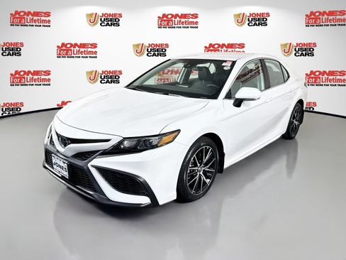 Certified 2024 Toyota Camry SE FWD image 12