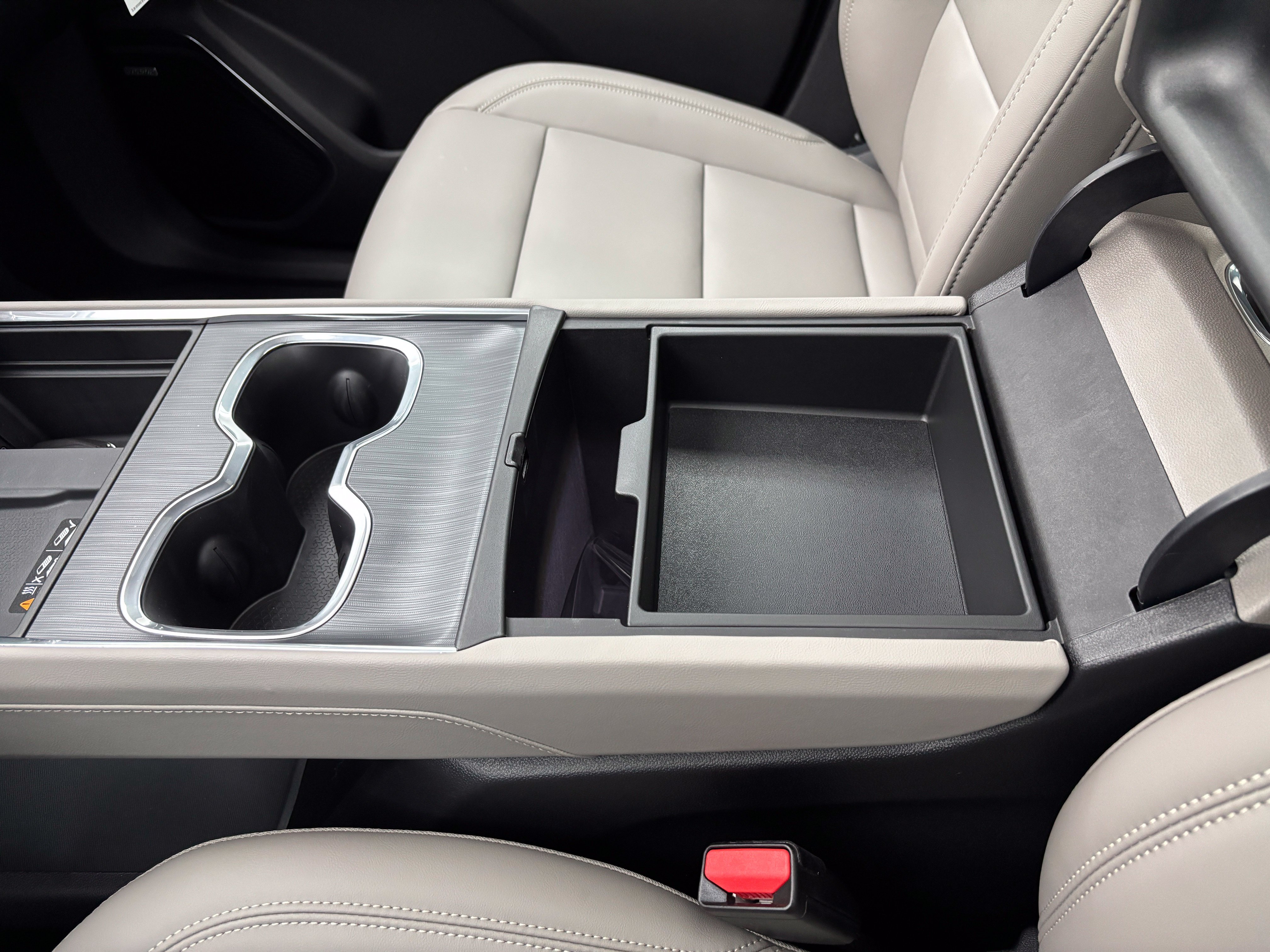 New 2027 GMC Acadia Elevation w/ Elevation Premium Package AWD/4WD image 35