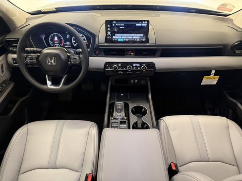New 2025 Honda Pilot EX-L image 10