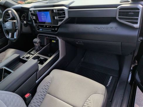 Used 2025 Toyota Tundra SR5 w/ SR5 Convenience Package AWD/4WD image 18