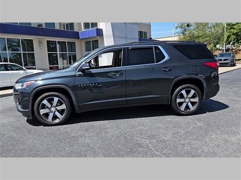 Used 2020 Chevrolet Traverse LT w/ LT Premium Package image 36