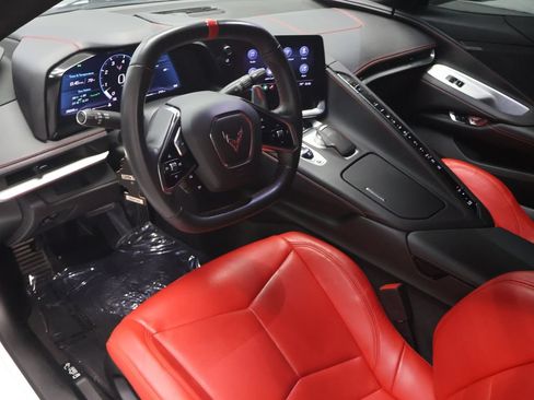 Used 2022 Chevrolet Corvette Stingray Coupe w/ Z51 Performance Package RWD image 17