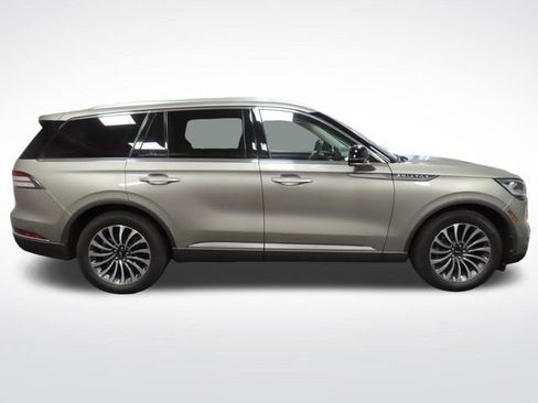 Used 2023 Lincoln Aviator Reserve image 7