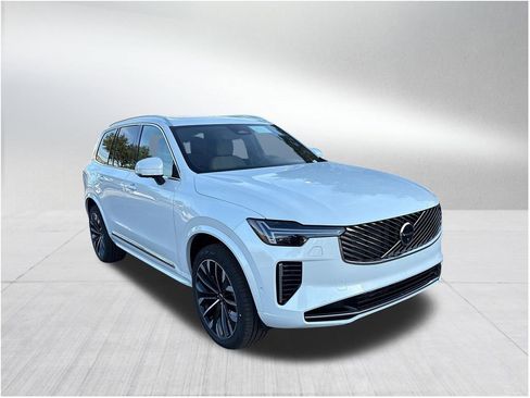 New 2026 Volvo XC90 T8 Plus w/ Protection Package Premier AWD/4WD image 3