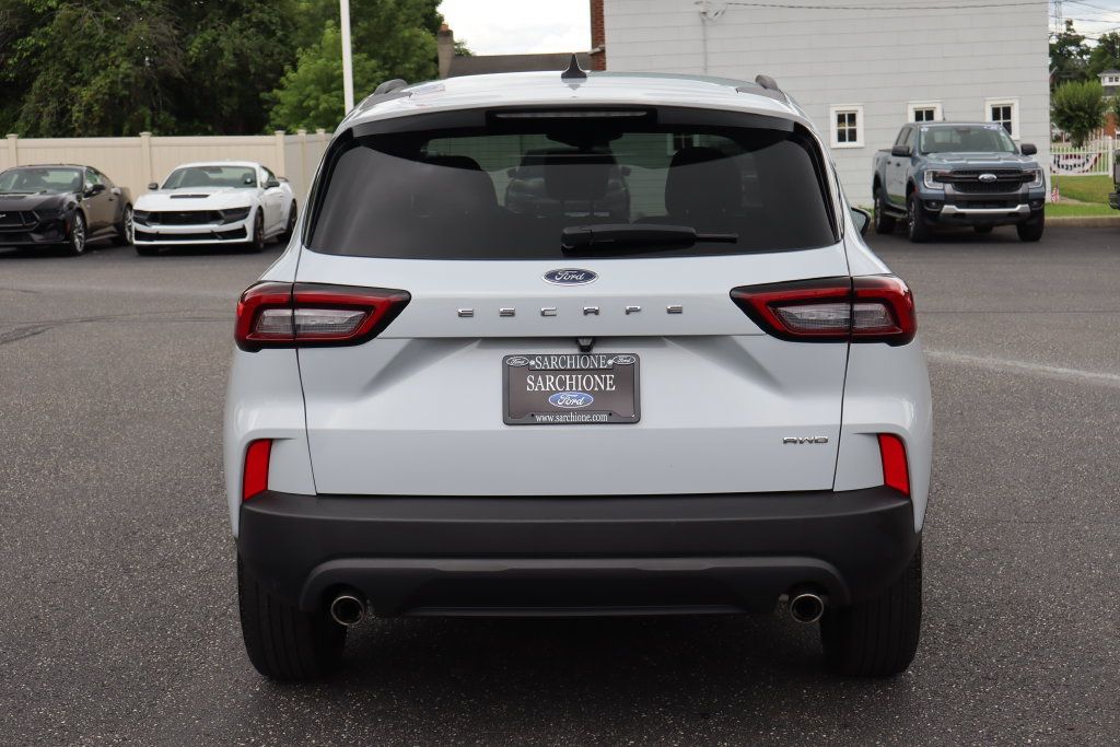 Used 2025 Ford Escape ST-Line Select AWD/4WD image 33