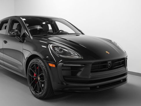 Certified 2023 Porsche Macan GTS image 9