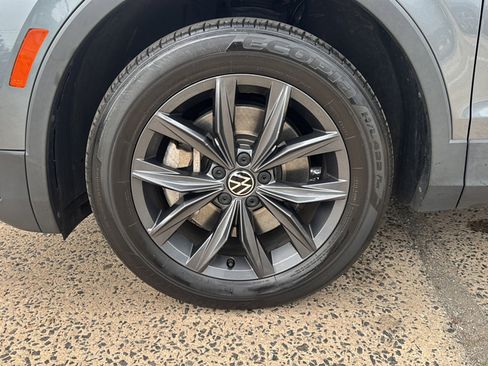 Used 2022 Volkswagen Tiguan SE AWD/4WD image 43