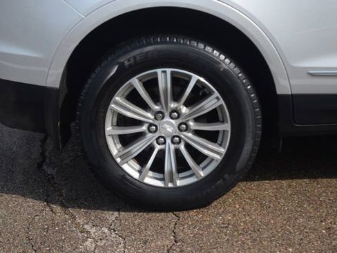 Used 2017 Cadillac XT5 Luxury w/ Driver Awareness Package FWD image 28