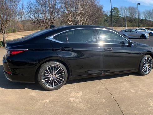 Used 2024 Lexus ES 350 w/ Premium Package image 8