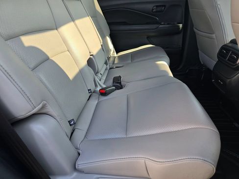 Used 2025 Honda Passport EX-L image 14