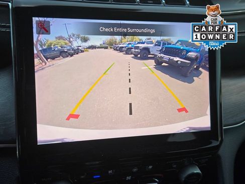 Used 2022 Jeep Grand Cherokee Overland w/ Luxury Tech Group IV AWD/4WD image 15