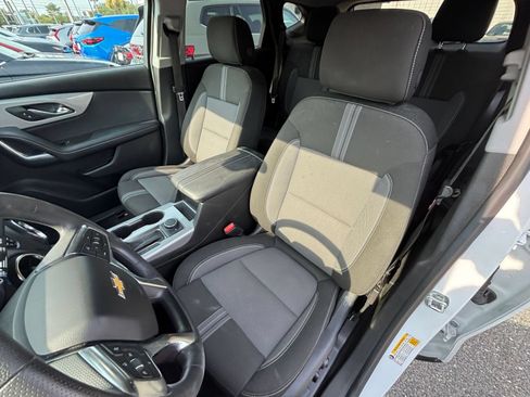 Used 2025 Chevrolet Blazer LT FWD image 37