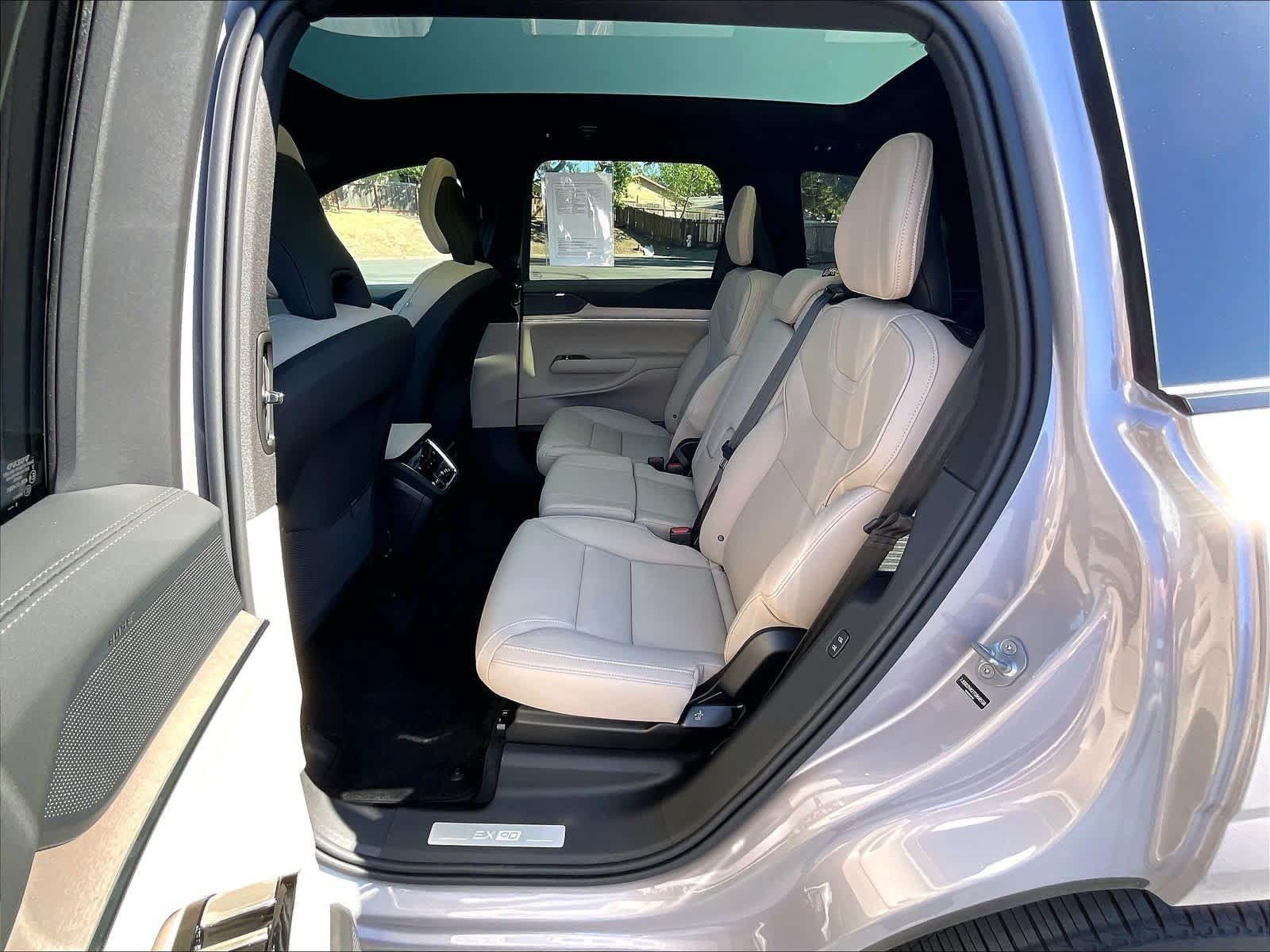 New 2026 Volvo EX90 Plus RWD image 12