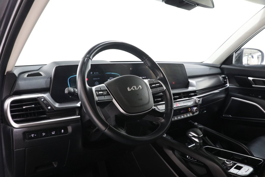 Used 2025 Kia Telluride S AWD/4WD image 16