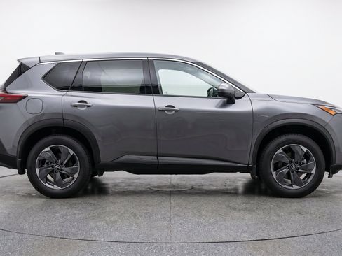 Used 2025 Nissan Rogue SV AWD/4WD image 11