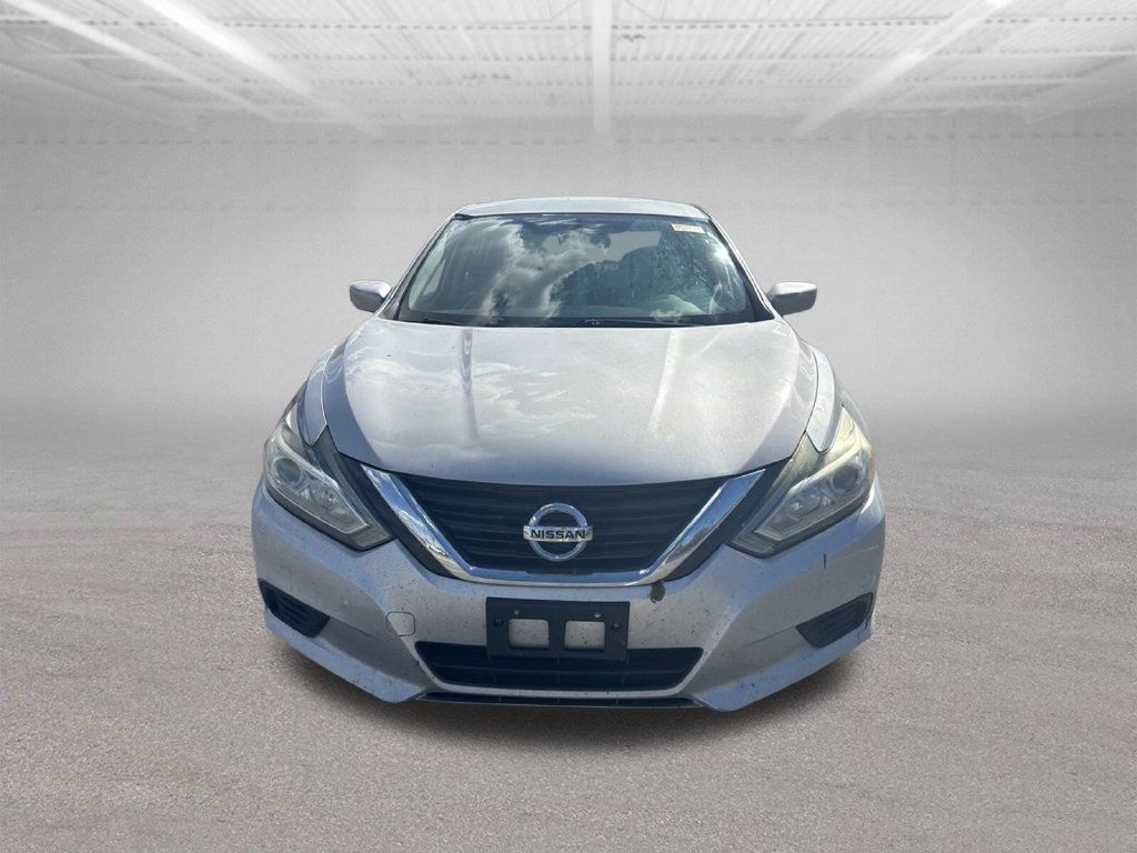 Used 2016 Nissan Altima 2.5 S w/ Power Driver Seat Package FWD image 2