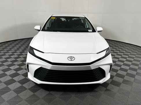 Used 2025 Toyota Camry LE image 2
