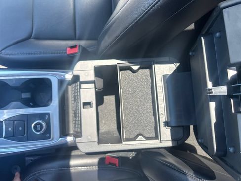 Used 2023 Ford Explorer Limited w/ Hybrid Equipment Group 310A AWD/4WD image 30