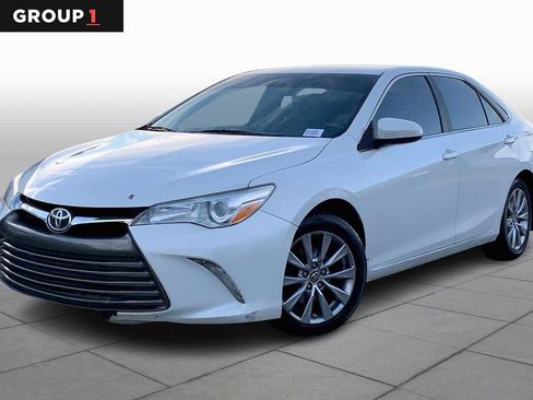 Used 2015 Toyota Camry XLE image 1