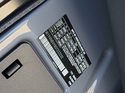 Used 2025 Mercedes-Benz Sprinter 2500 image 31