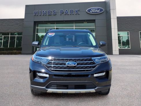 Used 2023 Ford Explorer XLT w/ Equipment Group 202A AWD/4WD image 2