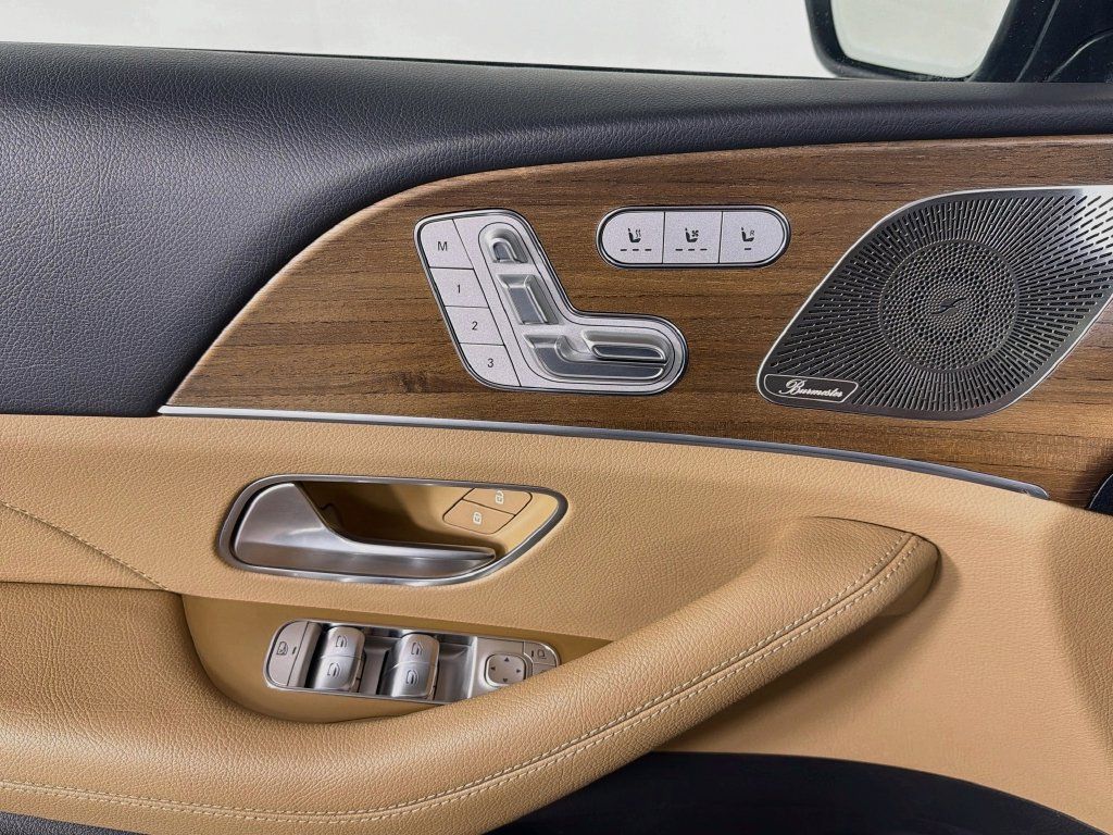 Used 2024 Mercedes-Benz GLS 450 4MATIC image 18