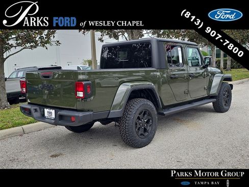 Used 2022 Jeep Gladiator Willys image 5