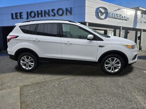 Used 2018 Ford Escape SE w/ SE Sync 3 Package image 6