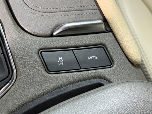 Certified 2022 Cadillac XT5 Premium Luxury image 33