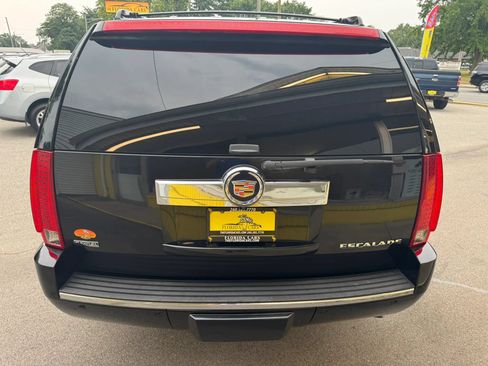 Used 2012 Cadillac Escalade AWD image 7