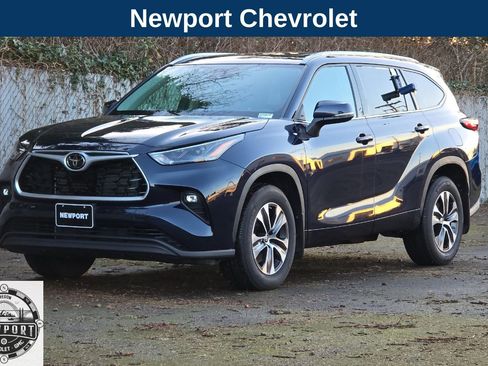 Used 2022 Toyota Highlander XLE image 9