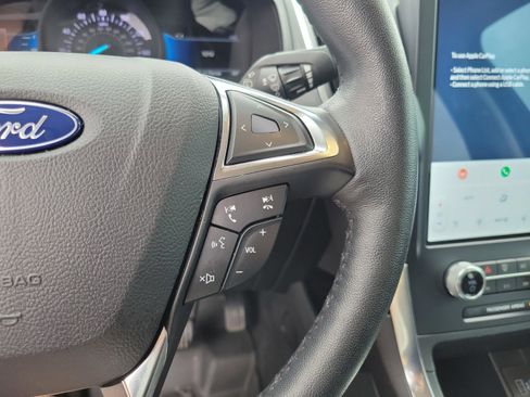 Used 2022 Ford Edge Titanium AWD/4WD image 13