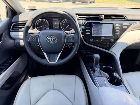 Certified 2020 Toyota Camry SE FWD image 2
