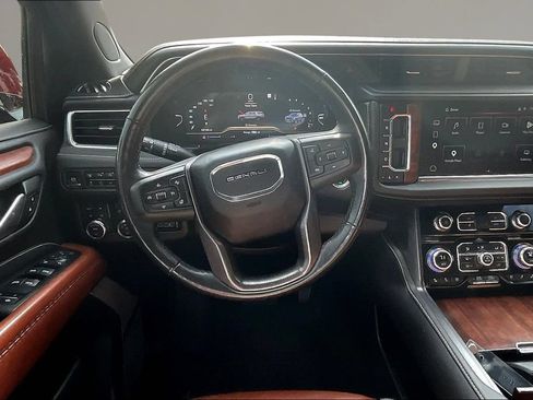 Used 2023 GMC Yukon Denali Ultimate AWD/4WD image 7