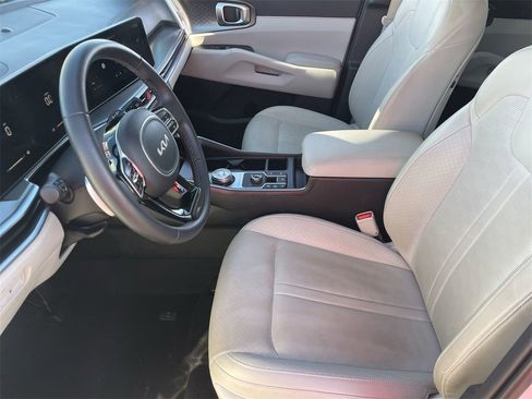 Certified 2025 Kia Sorento EX w/ EX Panoramic Sunroof Package image 18